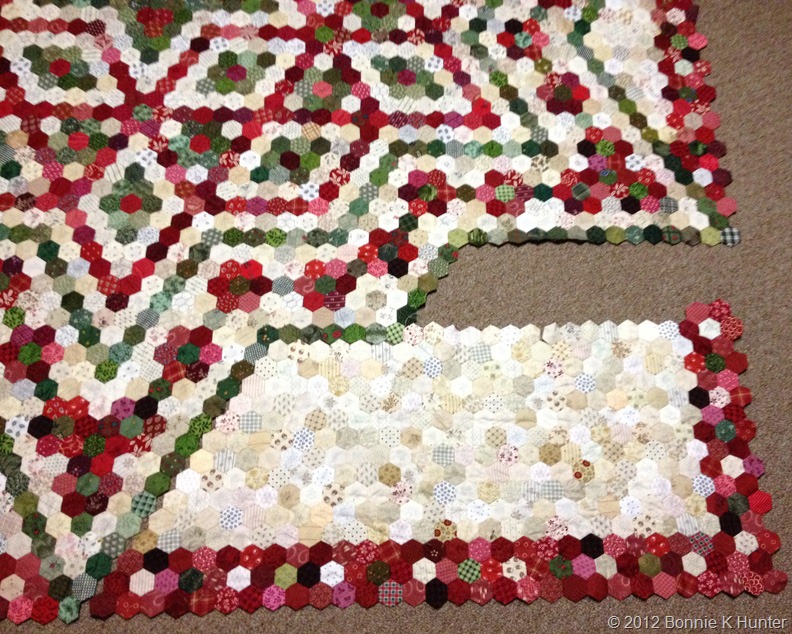 [hexagonmedallion%2520016%255B5%255D.jpg]