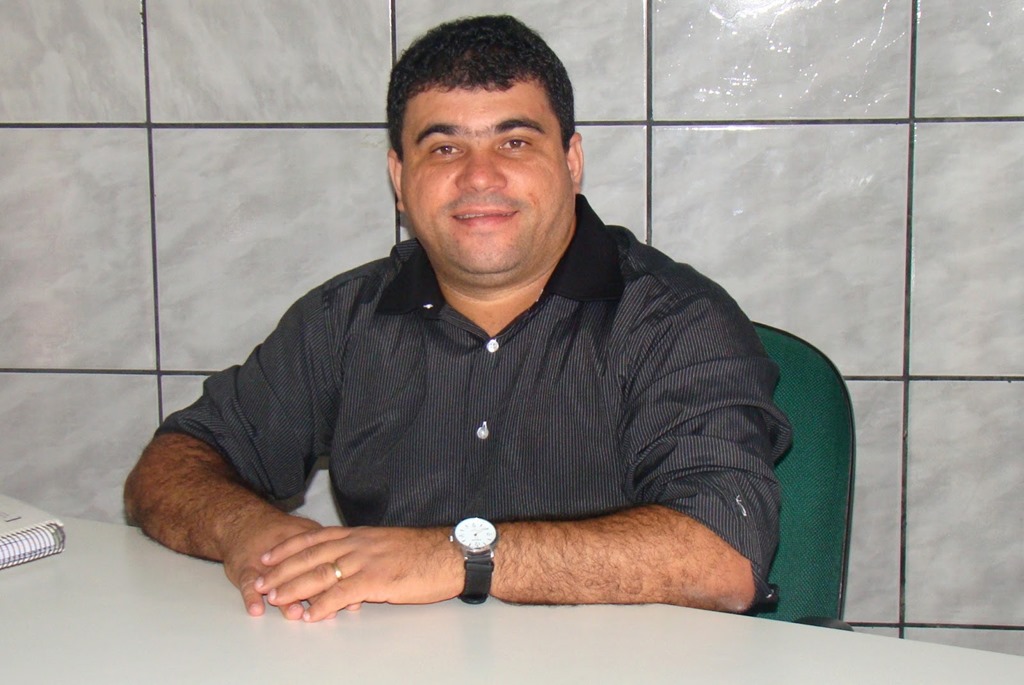 [SANDRO%255B4%255D.jpg]