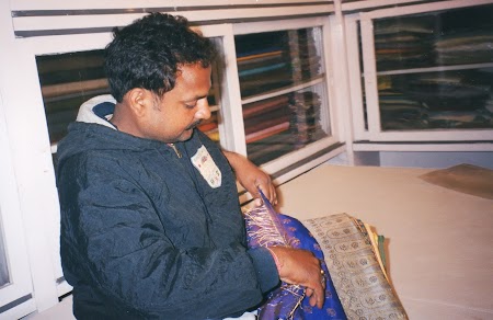 Vanzatorul de matase din Varanasi Vanzatorul de matase