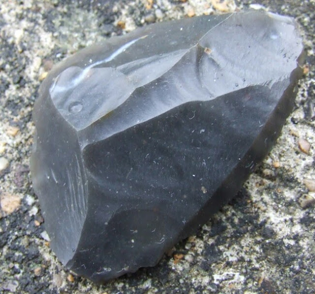 Portable Rock Art and Figure Stones - Eoliths: Prehistoric flint tools.