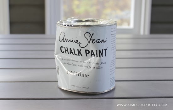 Annie Sloan Chalk Paint Old White from www.simpleispretty.com