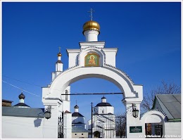 Ворота. Свято-Николаевский мужской монастырь, г.Рыльск.