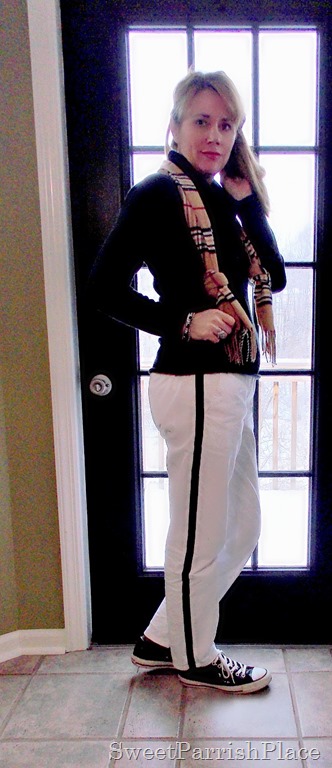 white tuxedo pants with plaid scarf and converse4