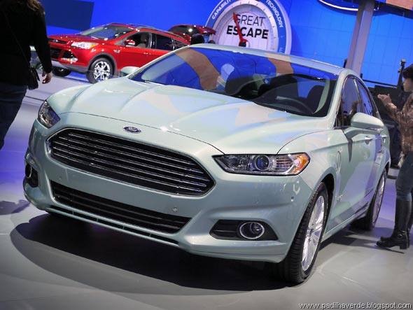 [4size_590_Ford-Fusion-Energy%255B5%255D.jpg]