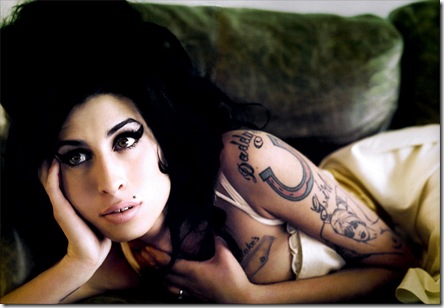 Amy-Winehouse-Morre-Foto-Sensual-Nua