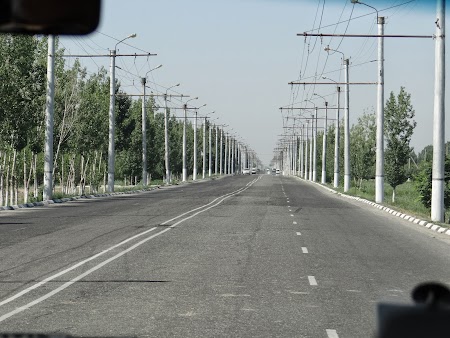 03. Linia de troleibuz Urgench - Khiva.JPG