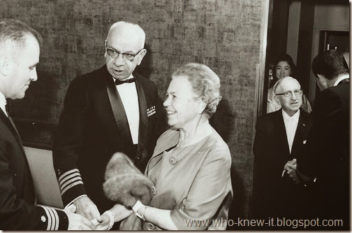 Loraine_Sig arrive SS President Wilson 1966