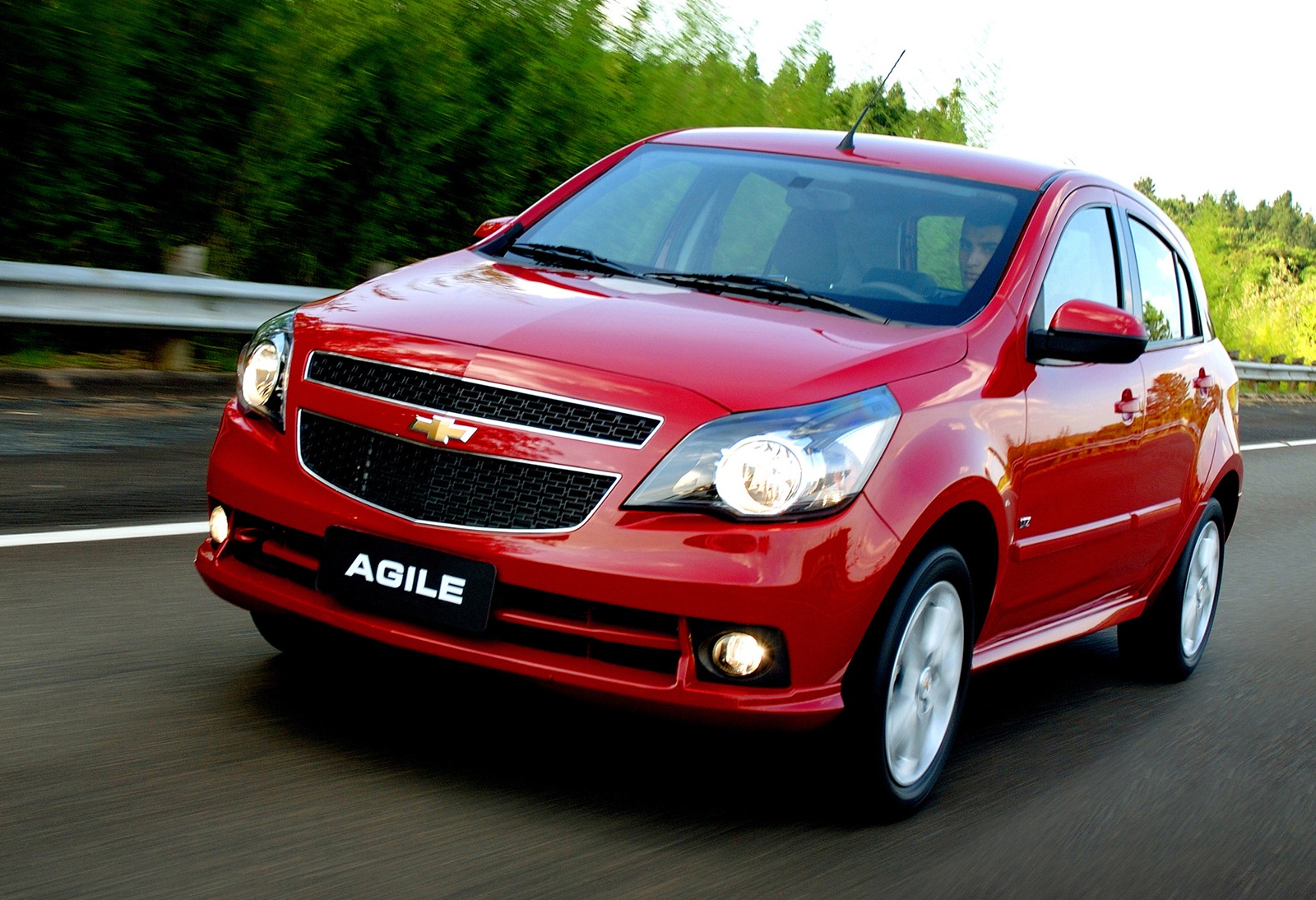[2011-Chevrolet-Agile-B44.jp%255B5%255D.jpg]