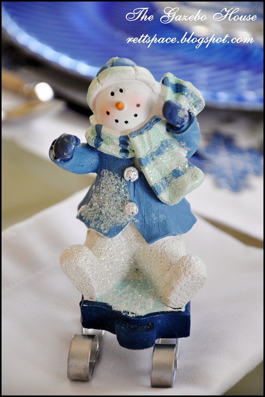 Jan Icey Blue Snowmen Table 012