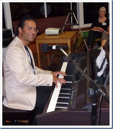 Our Special Guest Artist, Ben Fernandez, enthralled us with his great arrangements and delicate touch. The audience loved the unique "Bollywood" arrangement.