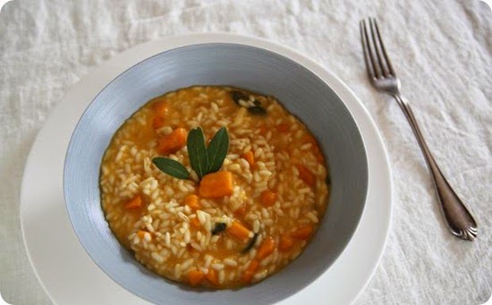 Risotto cremoso alla zucca con burro e salvia Risotto cremoso alla zucca con burro e salvia