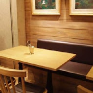 Uzna Omom 杏桃鬆餅屋