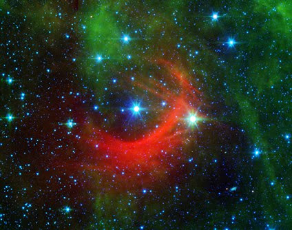 arco vermelho formado ao redor da estrela Kapa Cassiopeiae