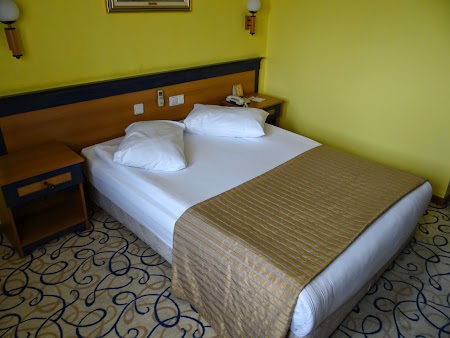 04. Camera hotel Tassaray.JPG