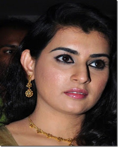 archana-hot-photos-in-white-saree (8)