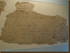 Mosaico con inscripción en escritura ibera - Museo de Navarra
