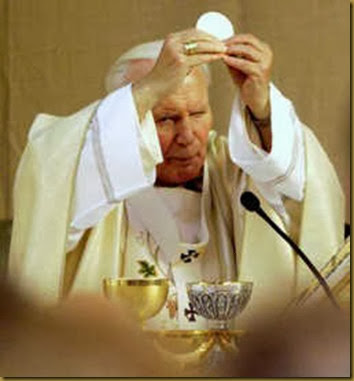 JUAN PABLO II EN MISA