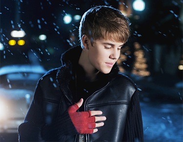 Justin_Bieber-Mistletoe-music_video