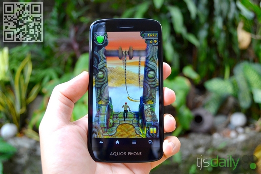 Sharp Aquos Phone SH930W Review Gaming