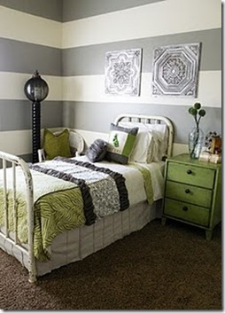 green and gray quilt