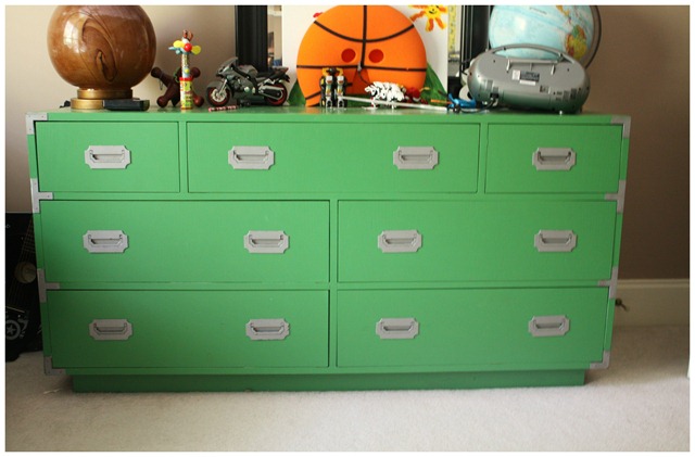 [green%2520dresser%255B2%255D.jpg]