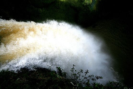 [Waterfall%2520from%2520top%255B3%255D.jpg]