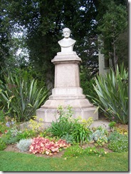 2012.09.03-001 statue d'Emmanuel Liais