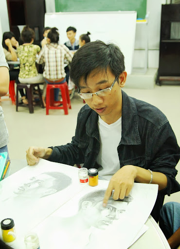 Một thí sinh khối V hoặc H (vẽ)