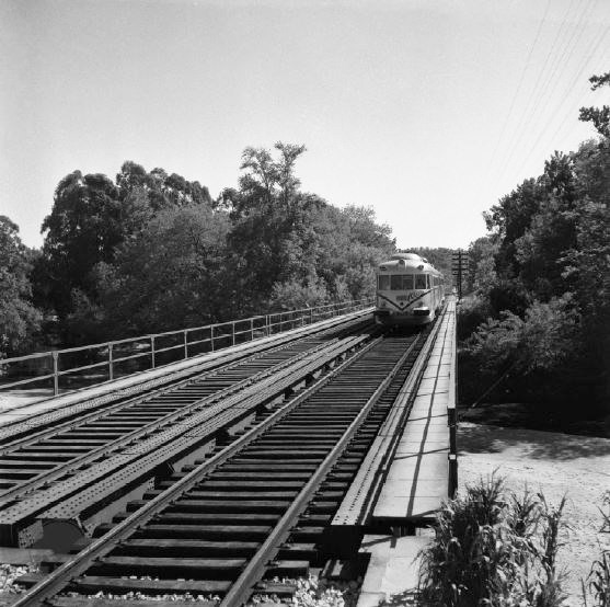 [Caminhos-de-Ferro.21-Foguete-no-Chou%255B1%255D.jpg]