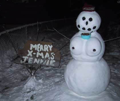 merry+christmas+jennie+snowman+with+boobs+dr+heckle+funny+photo+blog.jpg