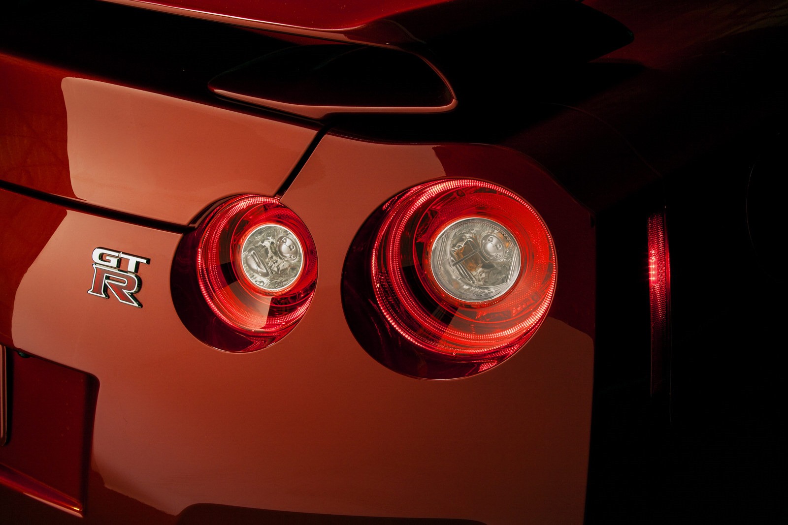 [2015-Nissan-GT-R-11%255B2%255D.jpg]