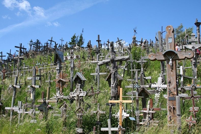 hill-of-crosses-5