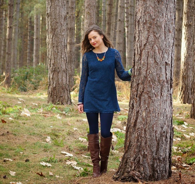 seventies styling fashion shood in forest