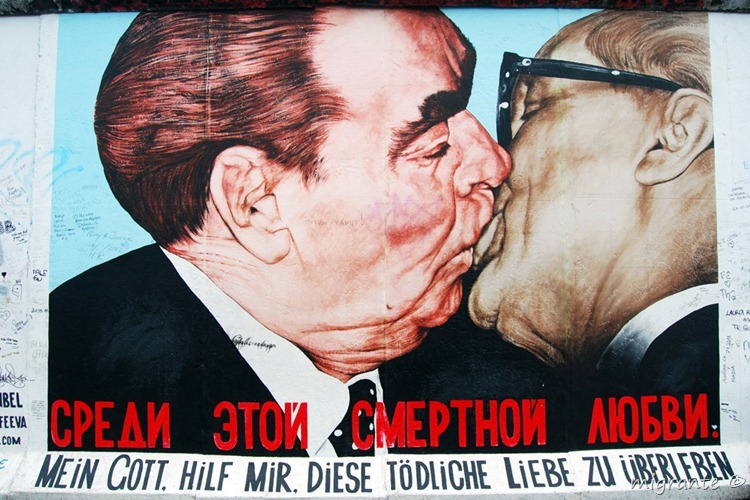 el beso - muro de berlín