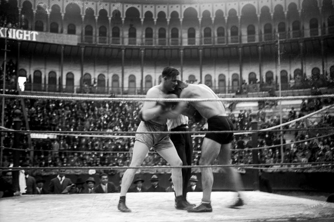 [1931-Torneio-de-Boxe-no-Campo-Pequen%255B1%255D.jpg]