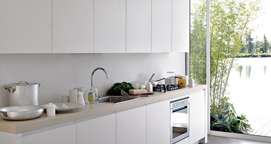 White-Kitchen-With-Great-Natural-Lighting