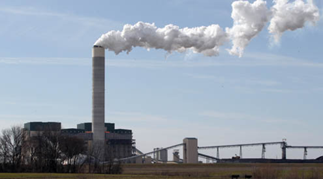 A coal-fired power plant in the U.S. TIM VIZER / Belleville News-Democrat / MCT
