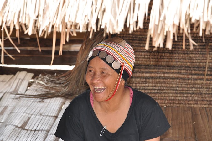 Imagini Thailanda: Femeie din tribul Akha, Thailanda
