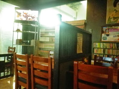 居酒屋ダルマの店内