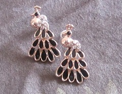 hyphen peacock earrings, bitsandtreats