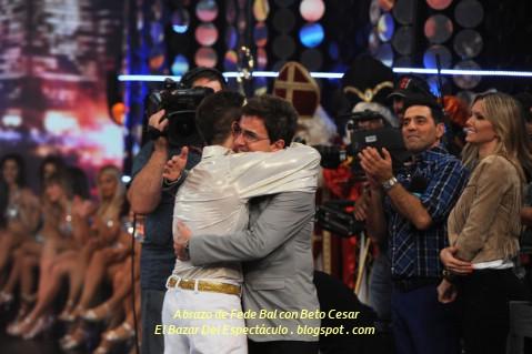 Abrazo de Fede Bal con Beto Cesar.jpg