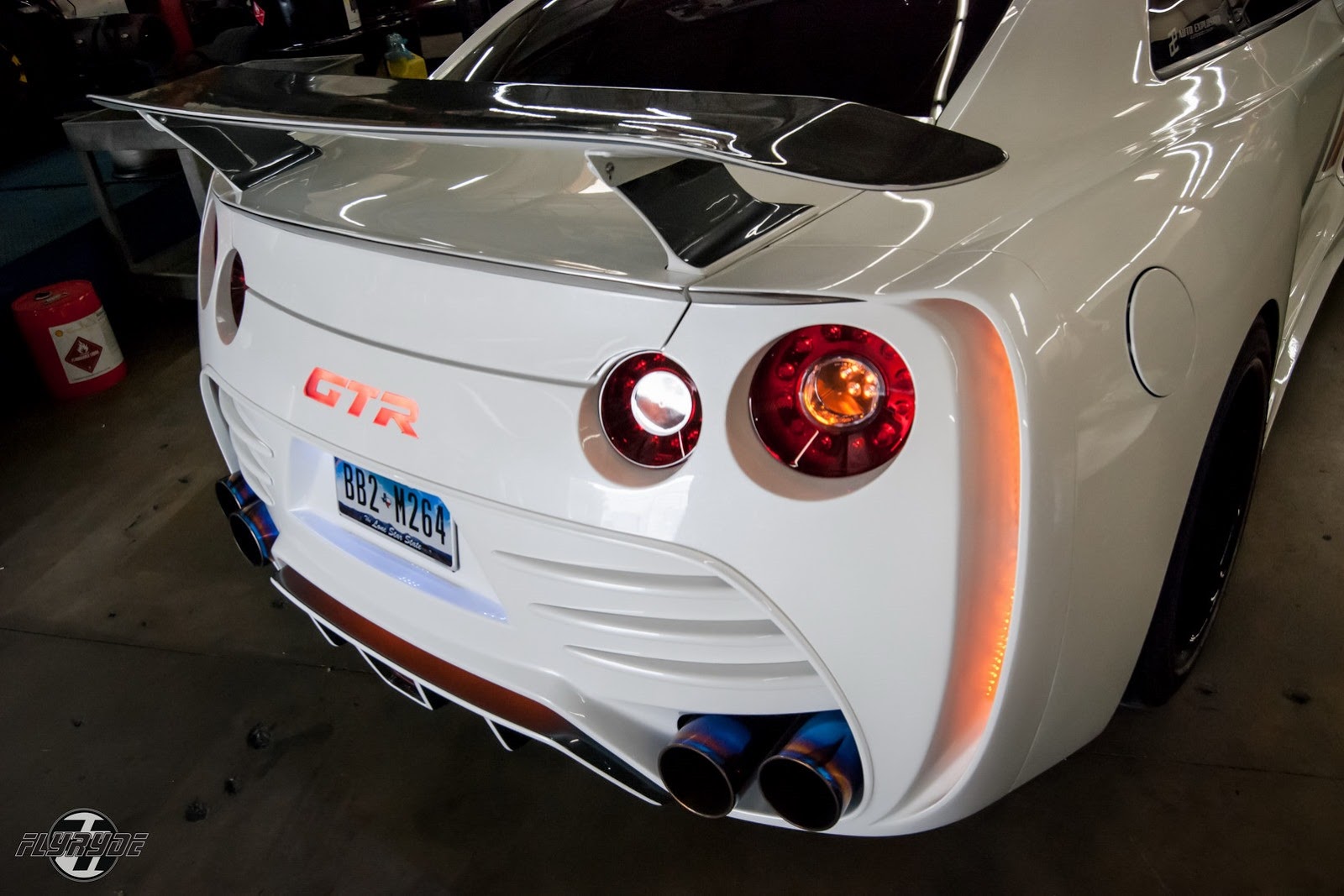[Radzilla-Nissan-GT-R-20%255B2%255D.jpg]
