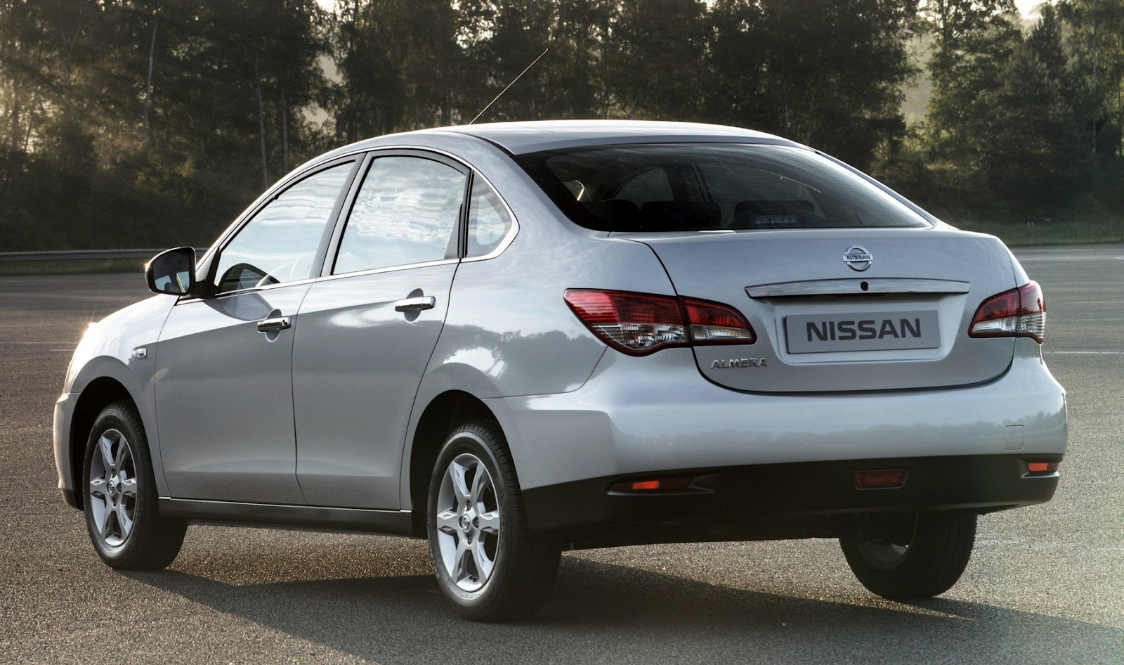 [autowp.ru_nissan_almera_ru-spec_2%255B2%255D.jpg]