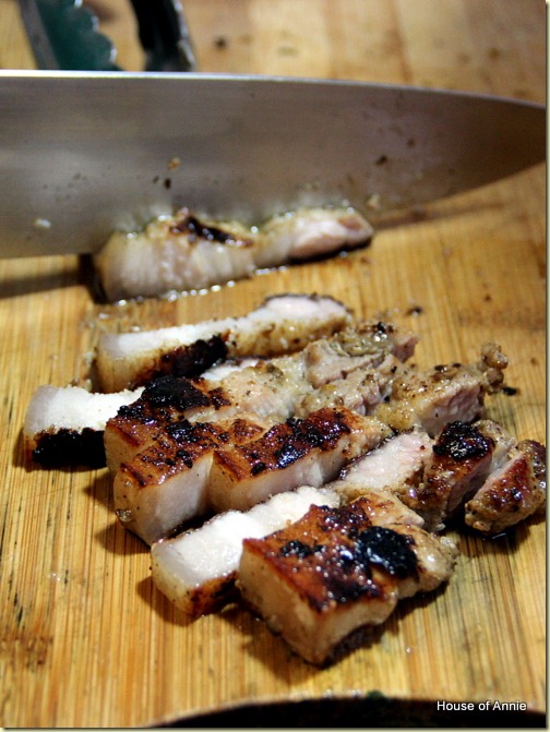 Sliced grilled 3-layer pork belly