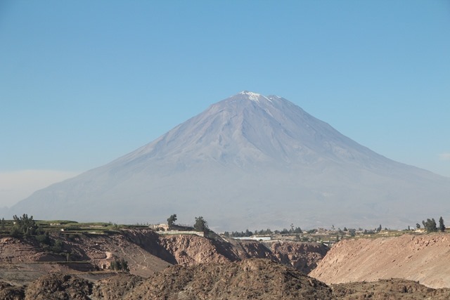 [64.-Arequipa-volcano2.jpg]