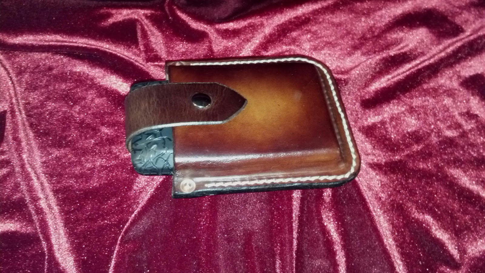 custom leather cell phone holster: Custom leather cell phone holster