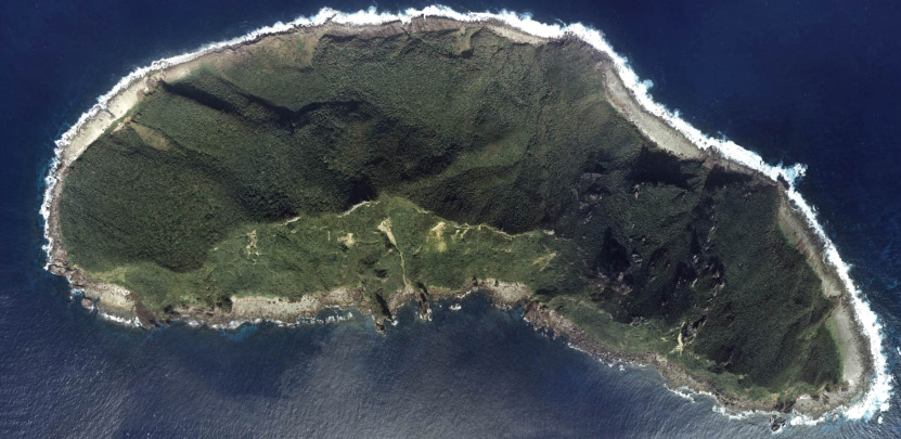 Aerial photo of Uotsuri-shima (魚釣島)/Diàoyúdǎo (钓鱼岛)/Diàoyútái (釣魚臺), the largest of the Senkaku/Diaoyu islands disputed between Japan, China, and Taiwan