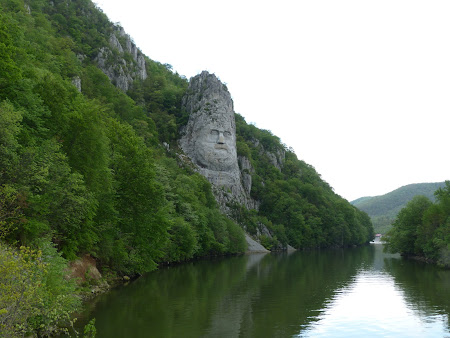Obiective turistice Romania: statuia lui Decebal in Mehedinti