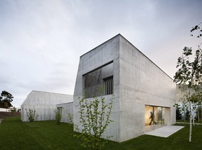 Fachada hormigon house-in-ovar-paula-santos-paula-santos-ovar-house-portugal