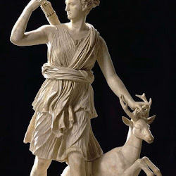 33.- Atemisa Cazadora. Atenas